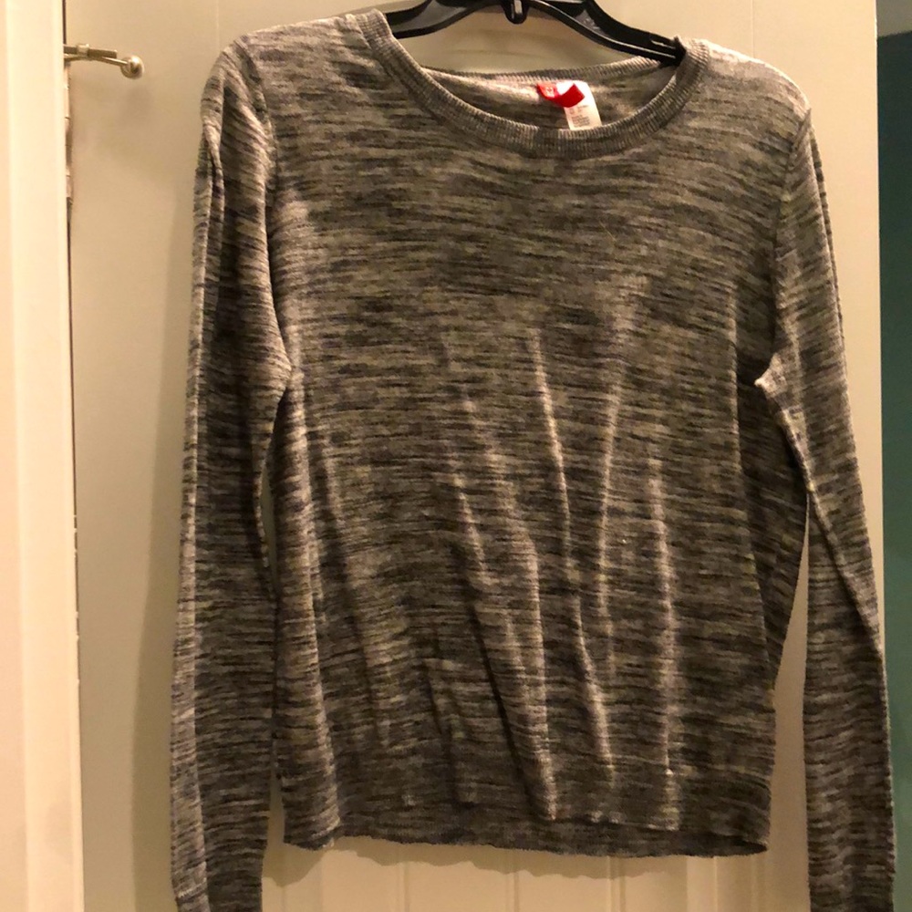 Long sleeve stripped lightweight sweater